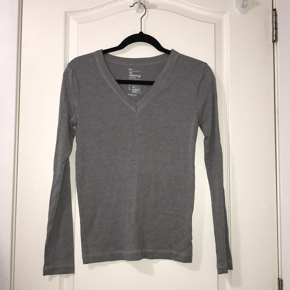 Vneck (long sleeves)